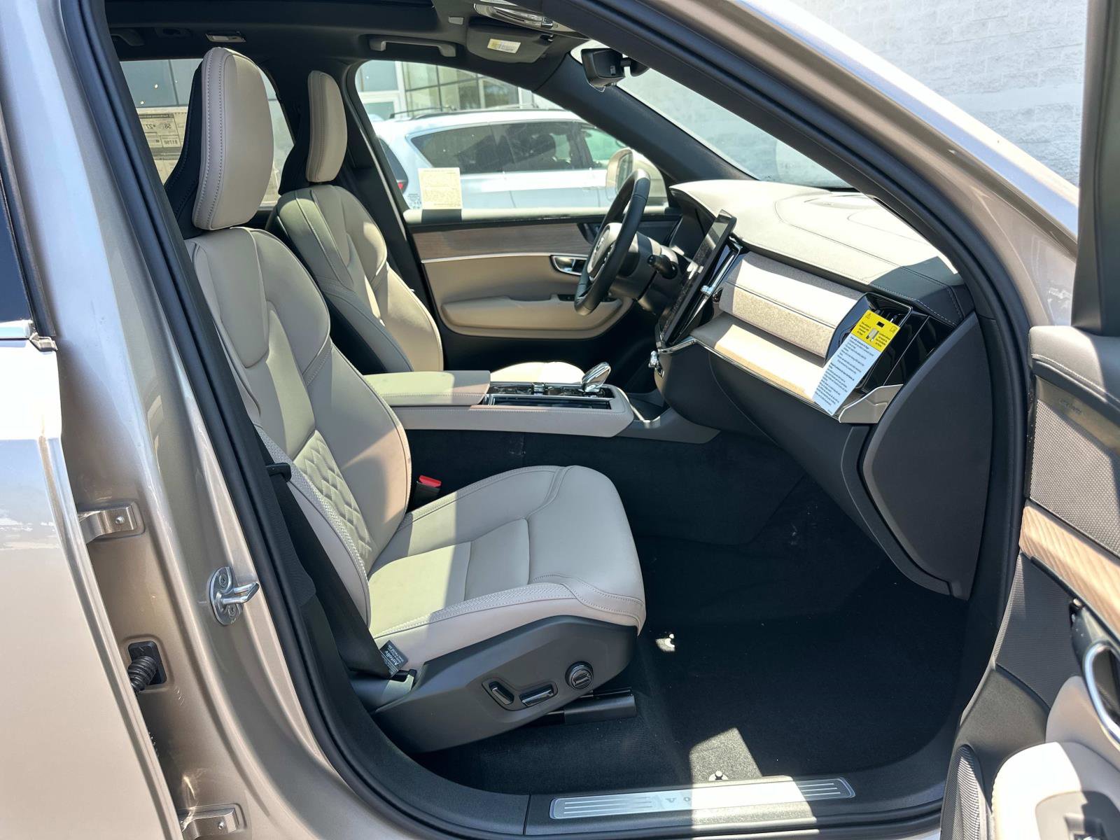 New 2026 Volvo XC90 T8 Plus image 21