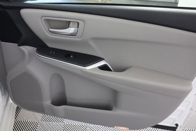 Used 2015 Toyota Camry LE FWD image 24