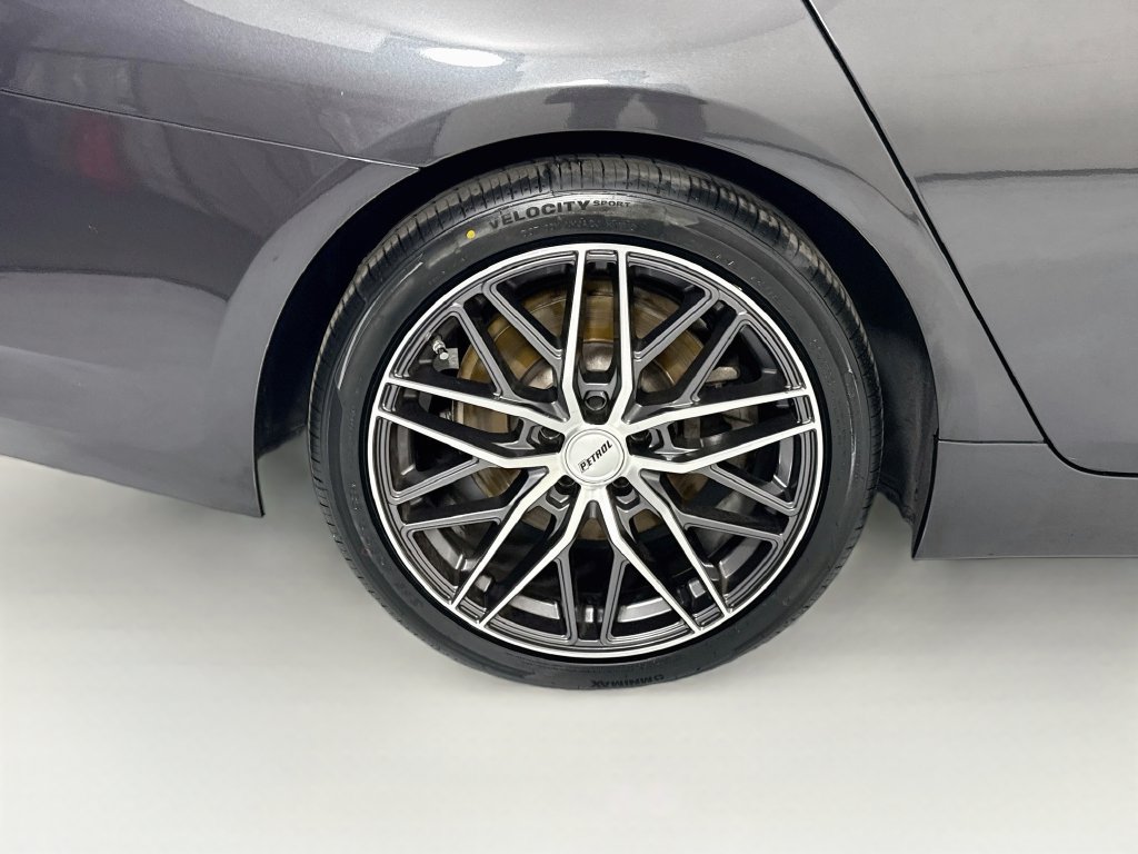 Used 2022 BMW 530e RWD image 34