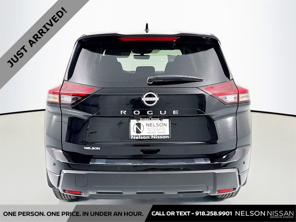 Certified 2025 Nissan Rogue SV image 6