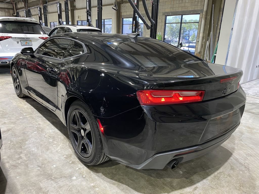 Used 2018 Chevrolet Camaro LT RWD image 14