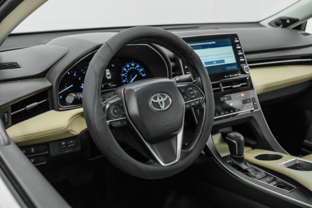 Used 2019 Toyota Avalon XLE w/ Moonroof Package image 14