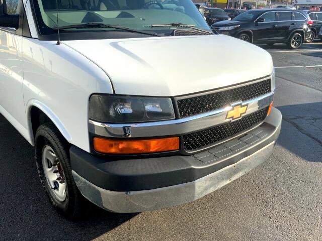Used 2018 Chevrolet Express 3500 LT w/ LT Preferred Equipment Group RWD image 27