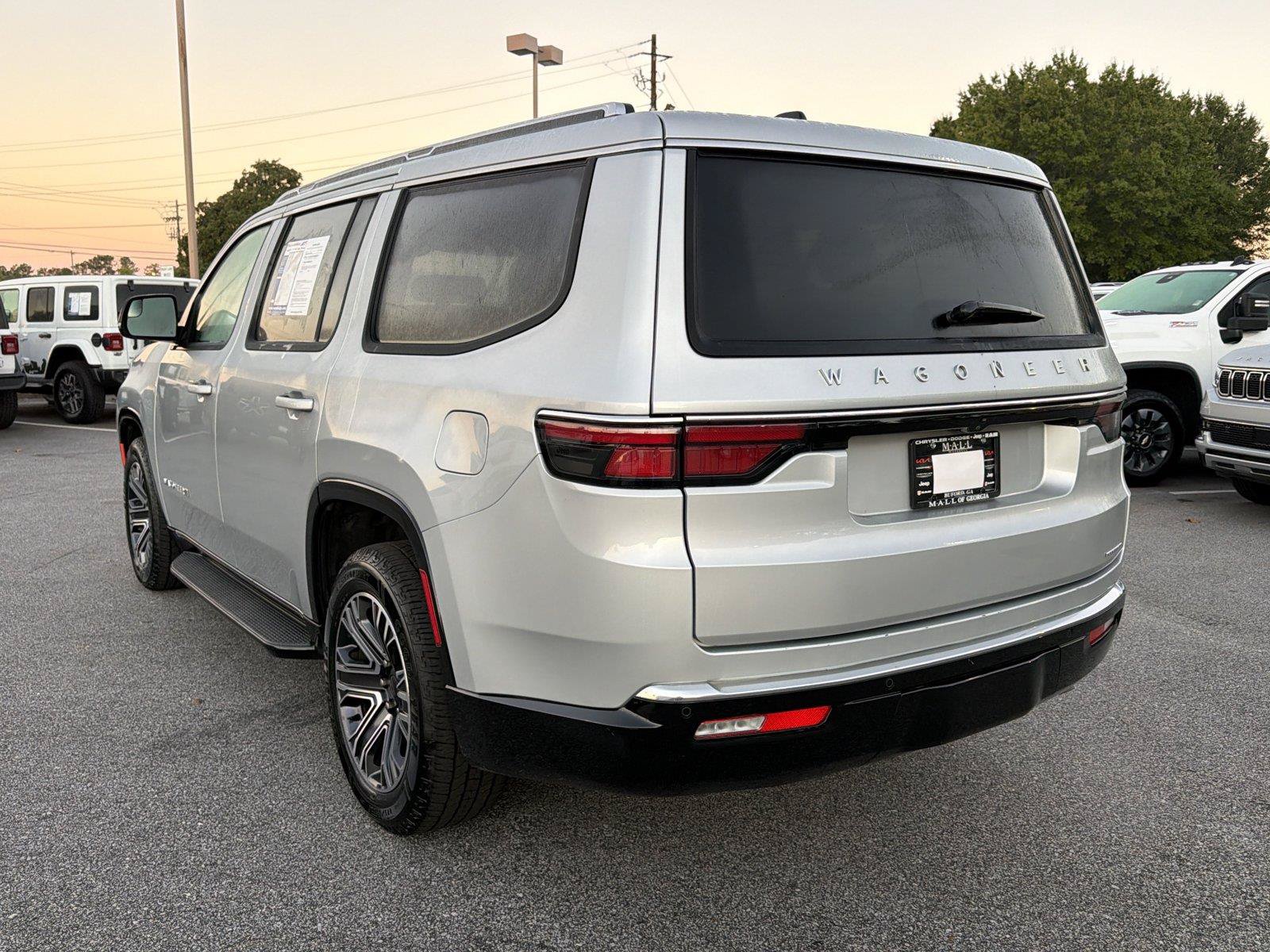 Used 2024 Jeep Wagoneer Series II w/ Flexible Seating Group RWD image 7