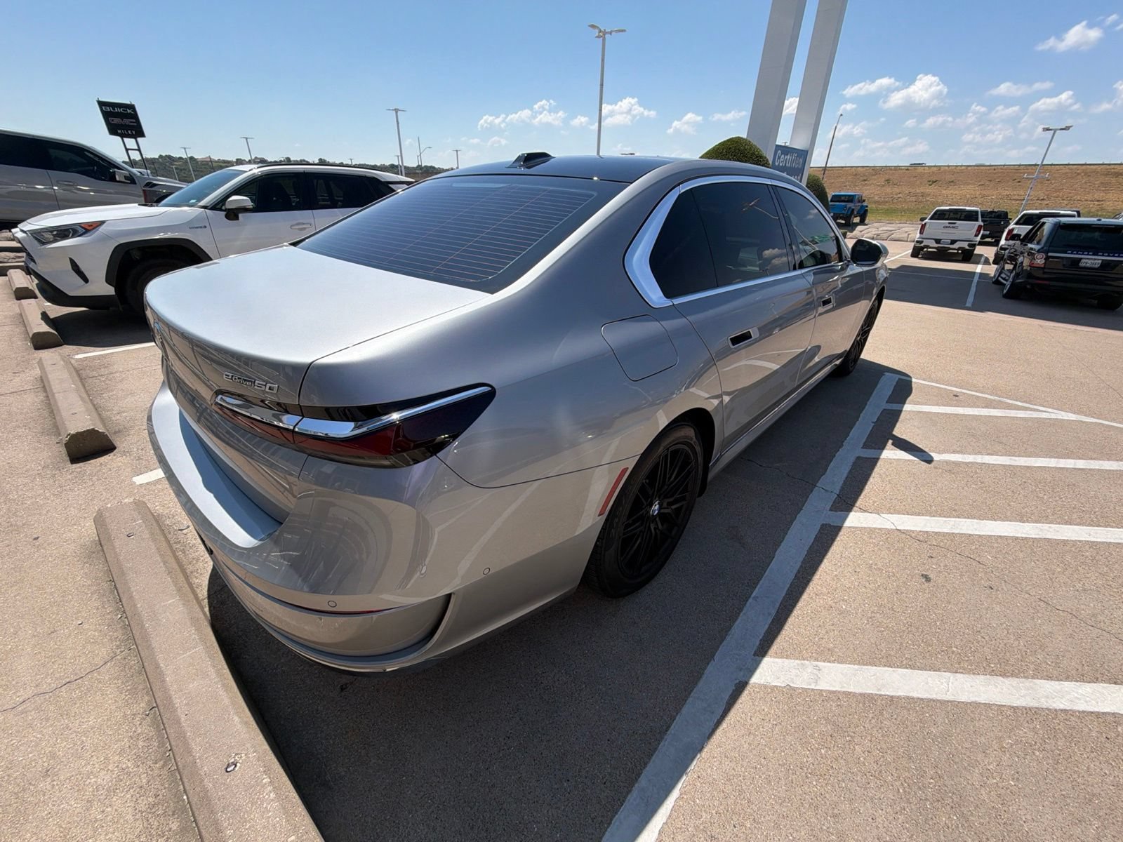 Used 2024 BMW i7 eDrive50 RWD image 7