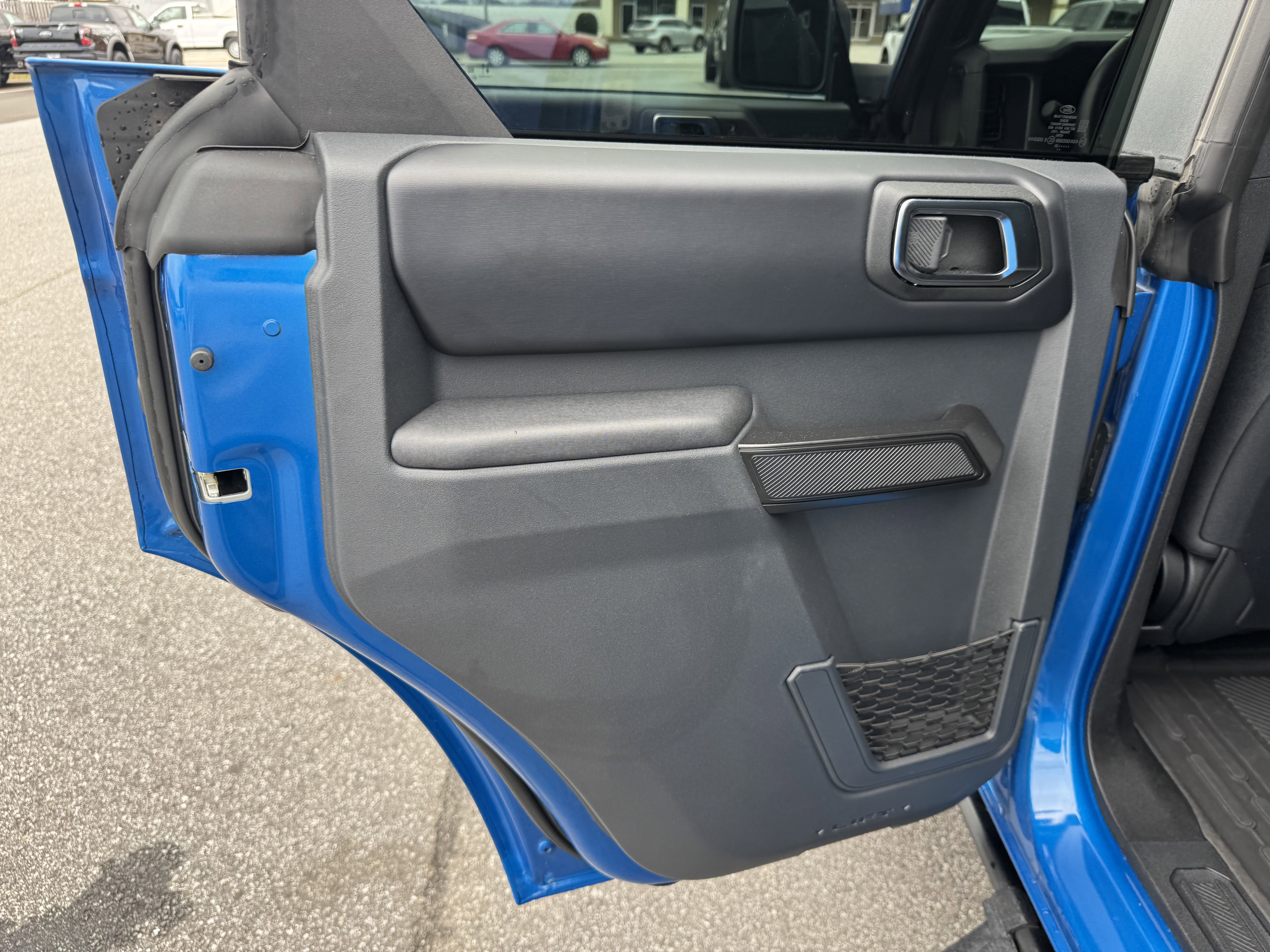 Used 2025 Ford Bronco Badlands image 10