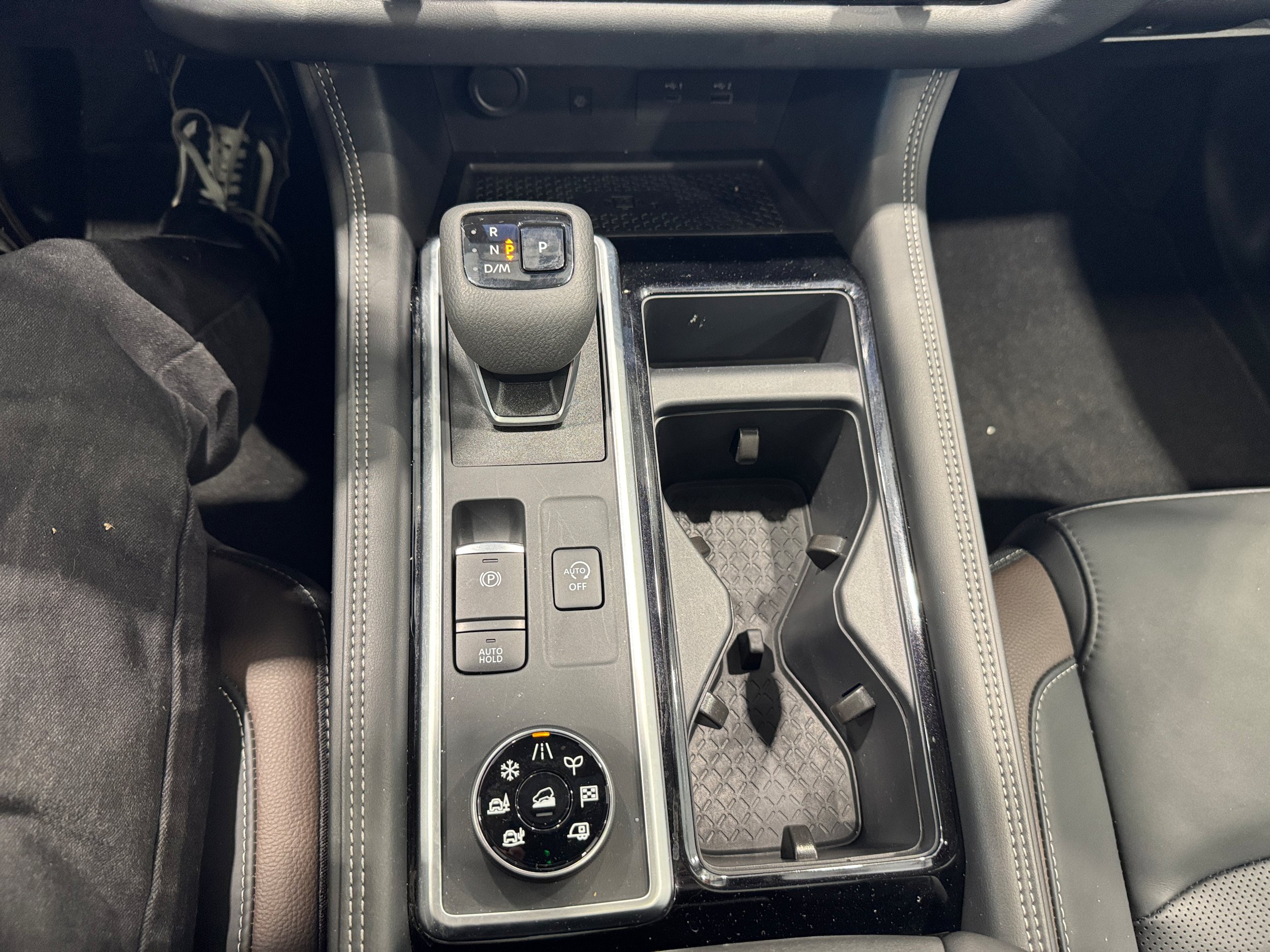 Used 2025 Nissan Pathfinder Platinum AWD/4WD image 21
