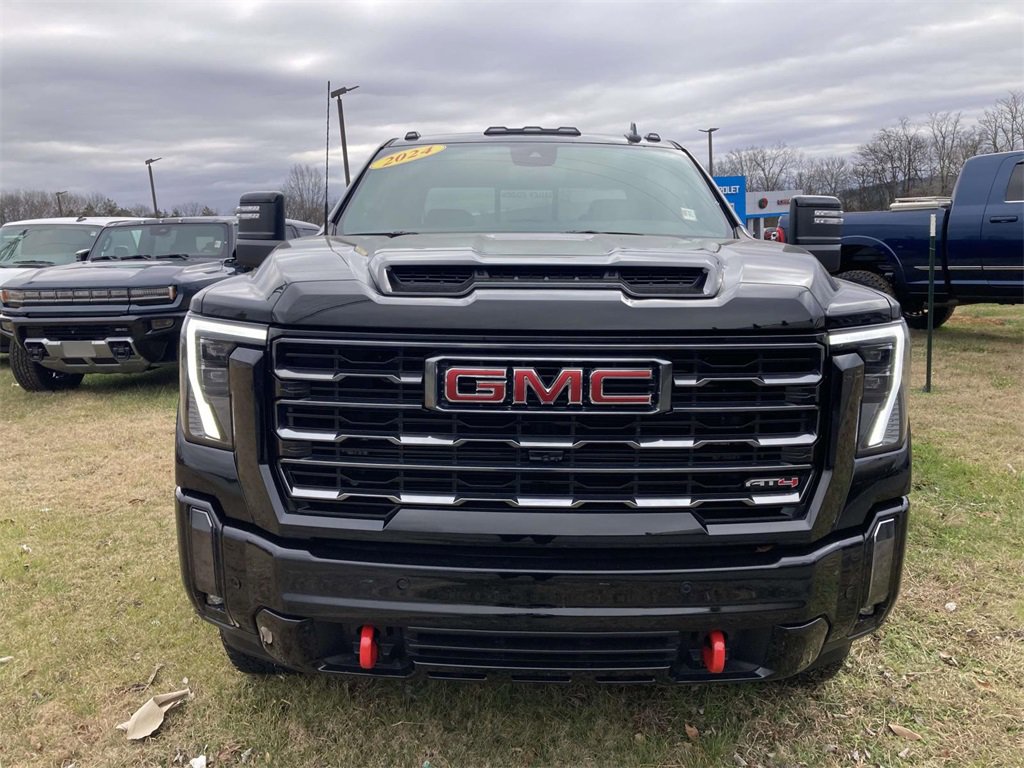 Used 2024 GMC Sierra 2500 AT4 w/ AT4 Preferred Package image 9