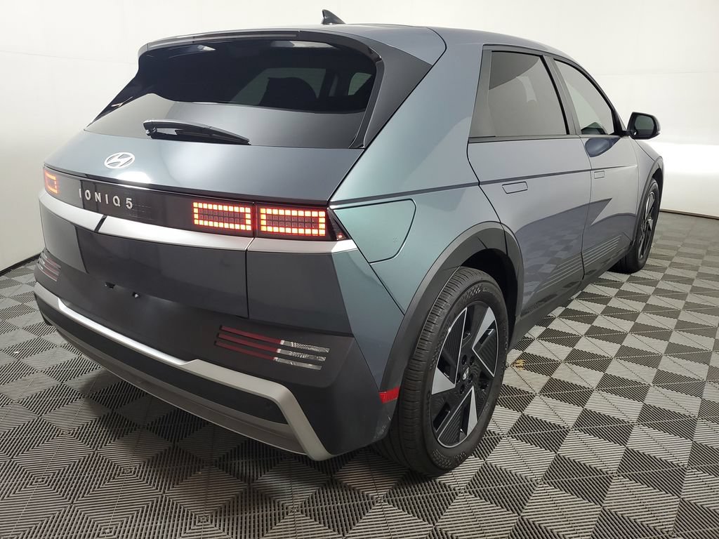 Used 2025 Hyundai Ioniq 5 SE RWD image 6