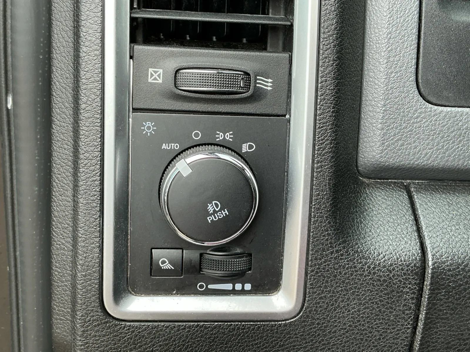 Used 2020 RAM 1500 Classic Warlock image 33