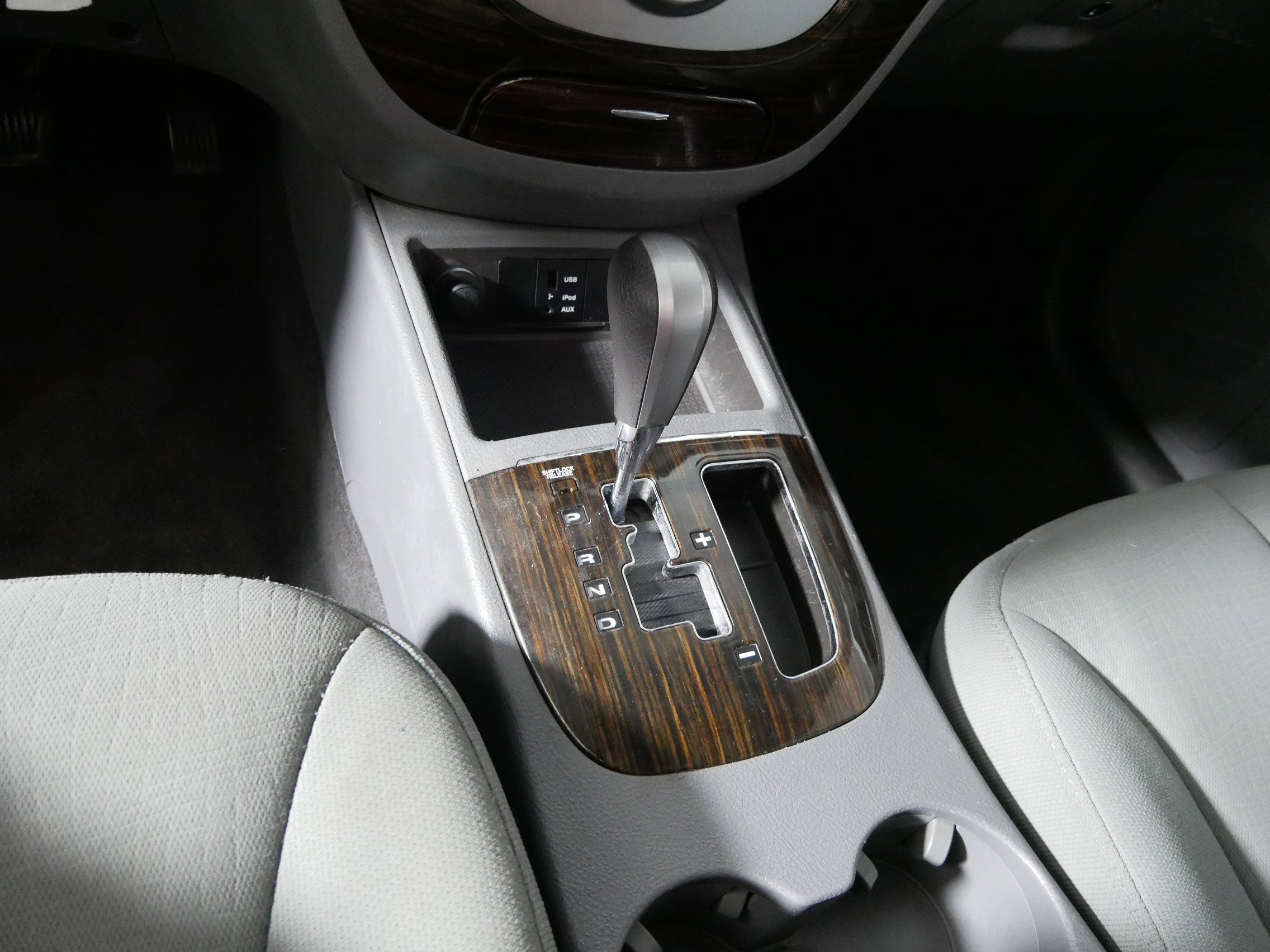 Used 2012 Hyundai Santa Fe GLS image 24