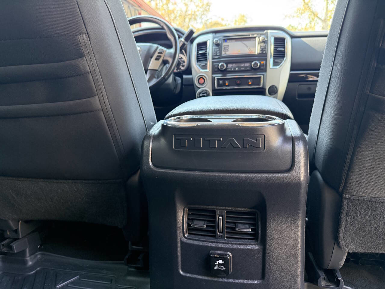 Used 2017 Nissan Titan SV image 23