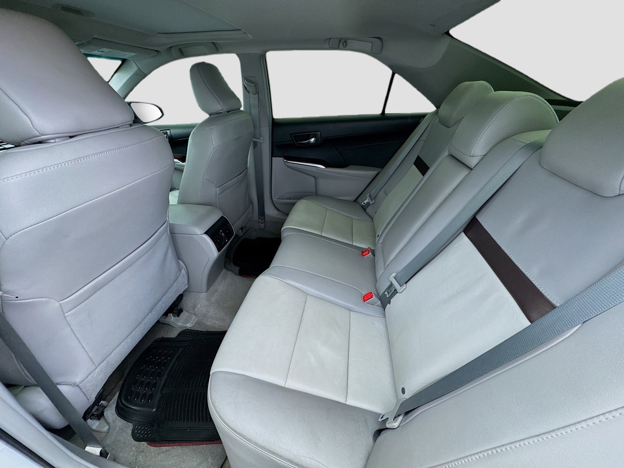 Used 2013 Toyota Camry XLE w/ Leather Pkg image 16