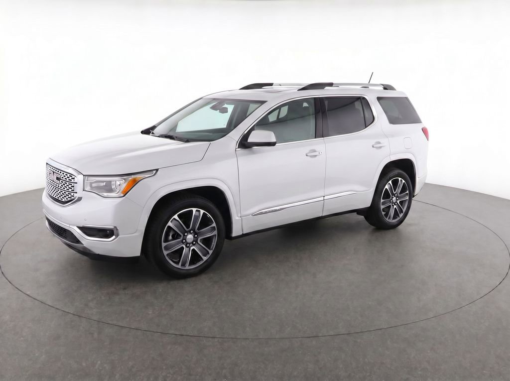 Used 2019 GMC Acadia Denali w/ Technology Package FWD image 3