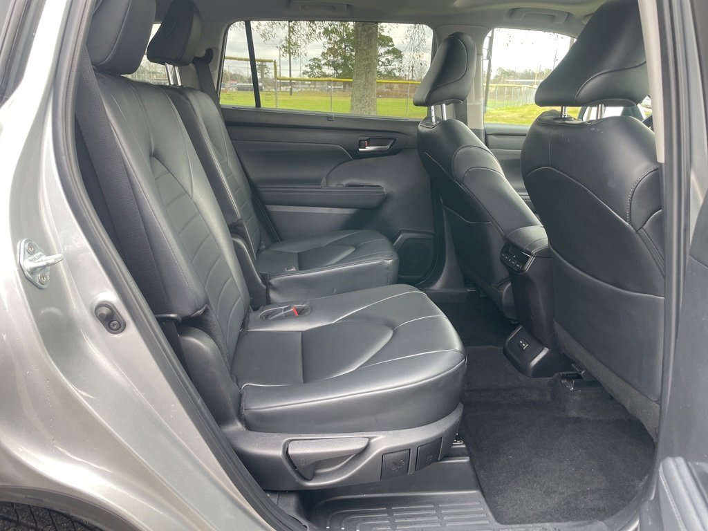 Used 2024 Toyota Highlander XLE image 14