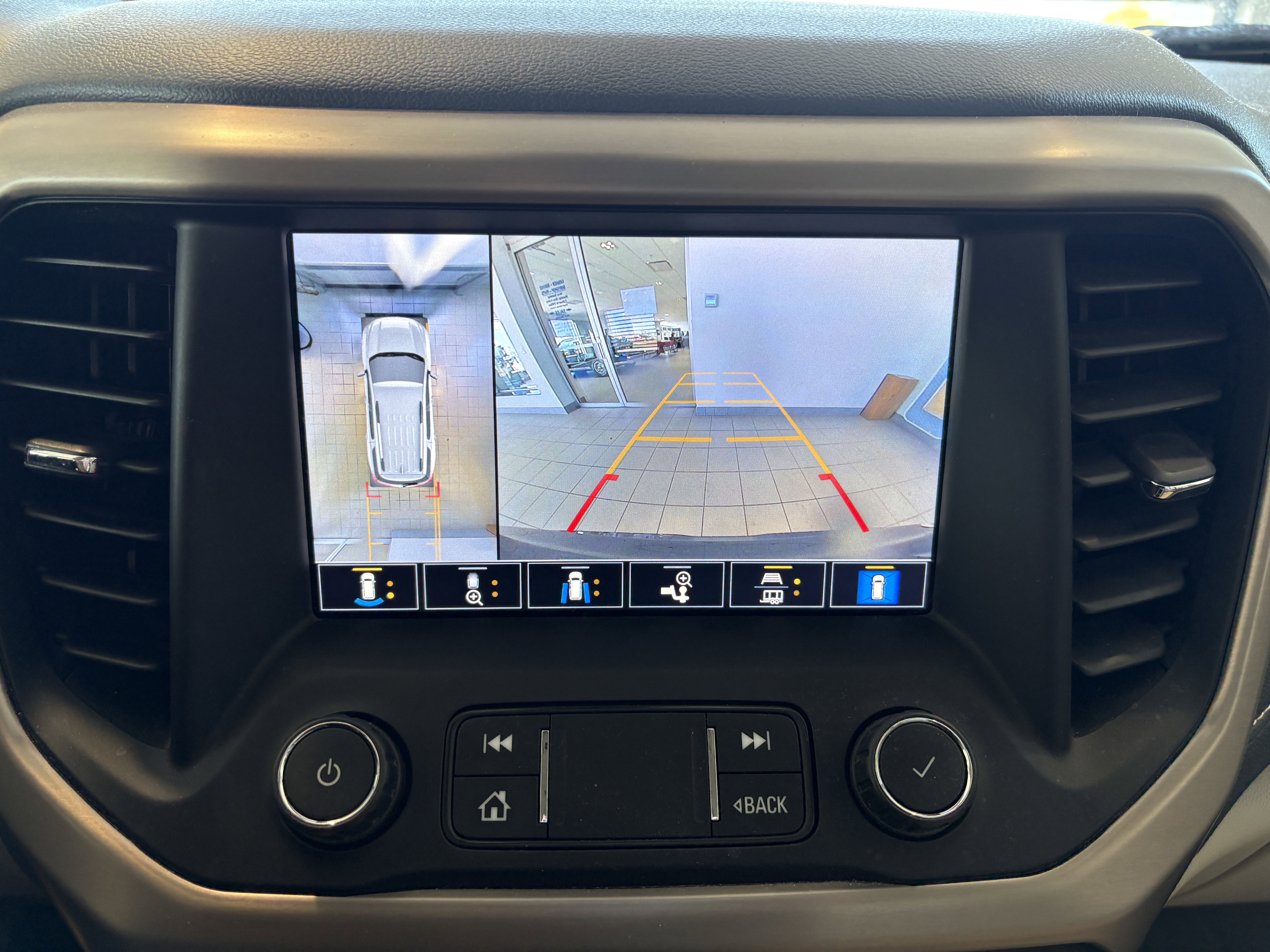 Used 2022 GMC Acadia Denali w/ Denali Ultimate Package image 15