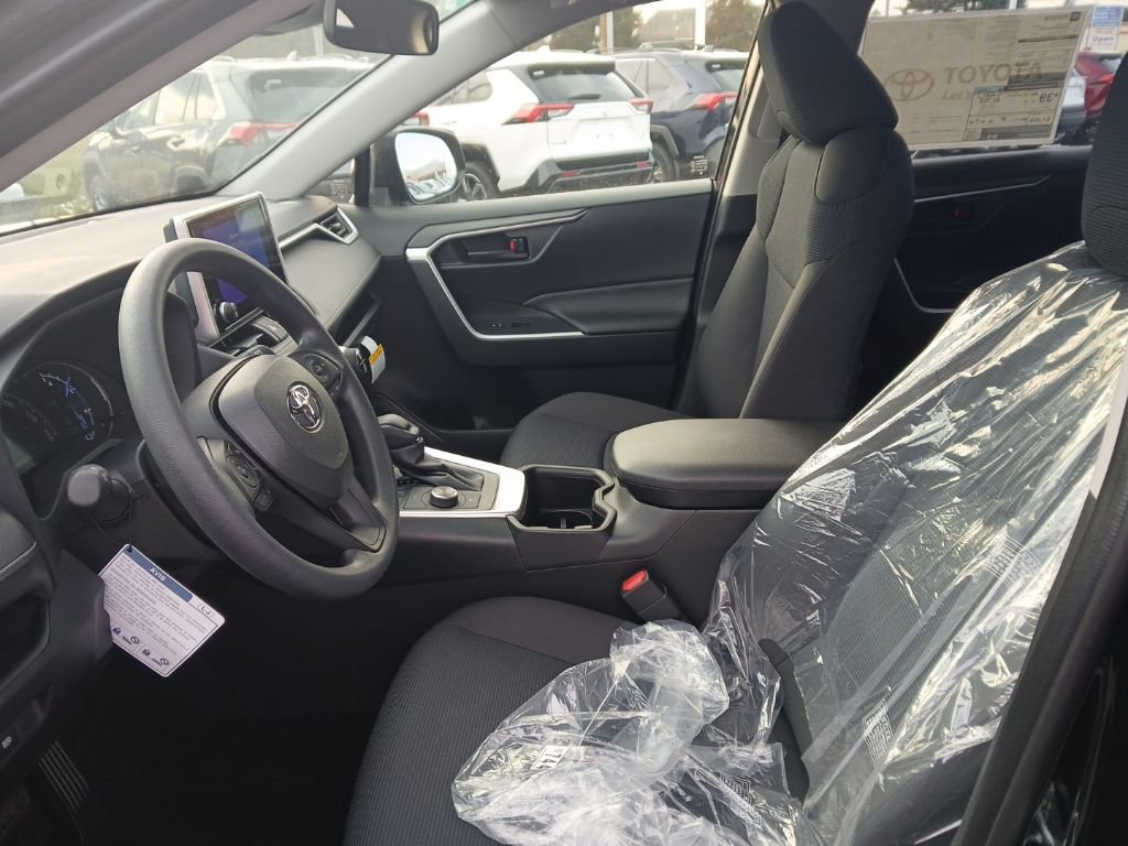 New 2025 Toyota RAV4 LE image 6