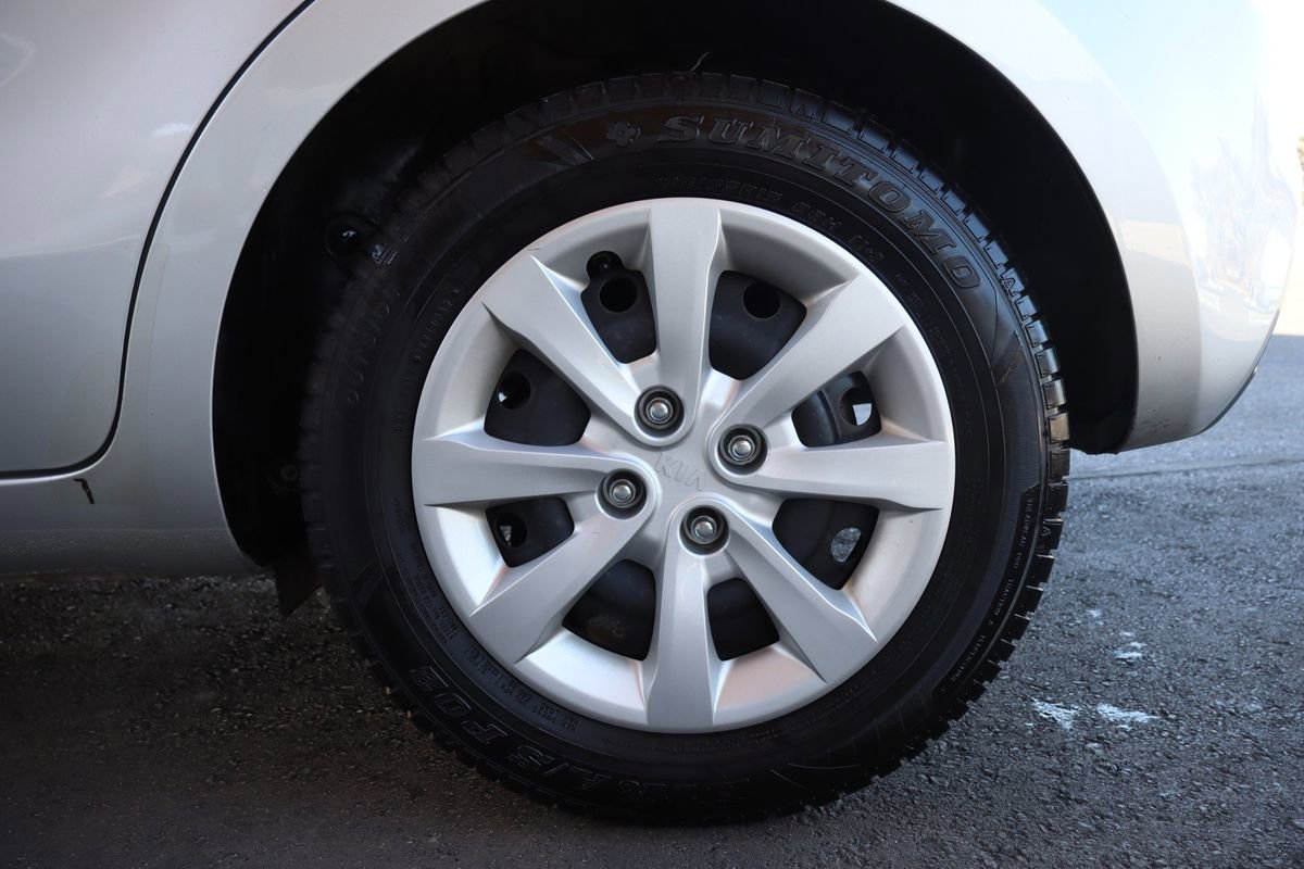 Used 2012 Kia Rio LX image 39