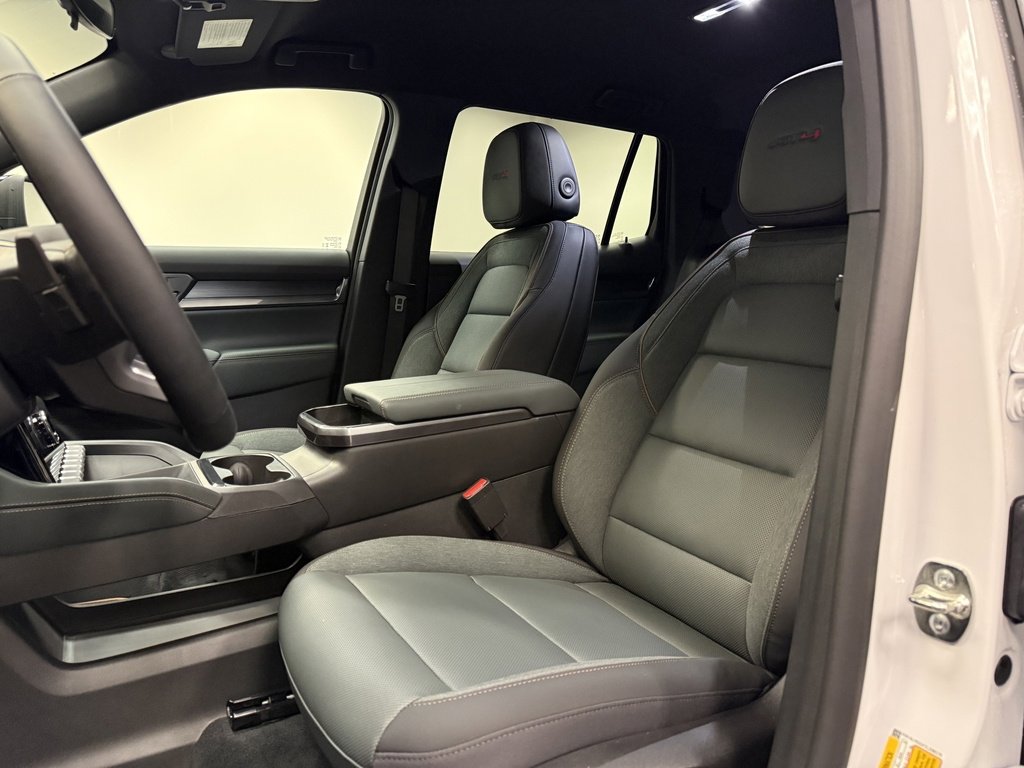 New 2026 GMC Terrain AT4 w/ LPO, Black Badging Package image 24