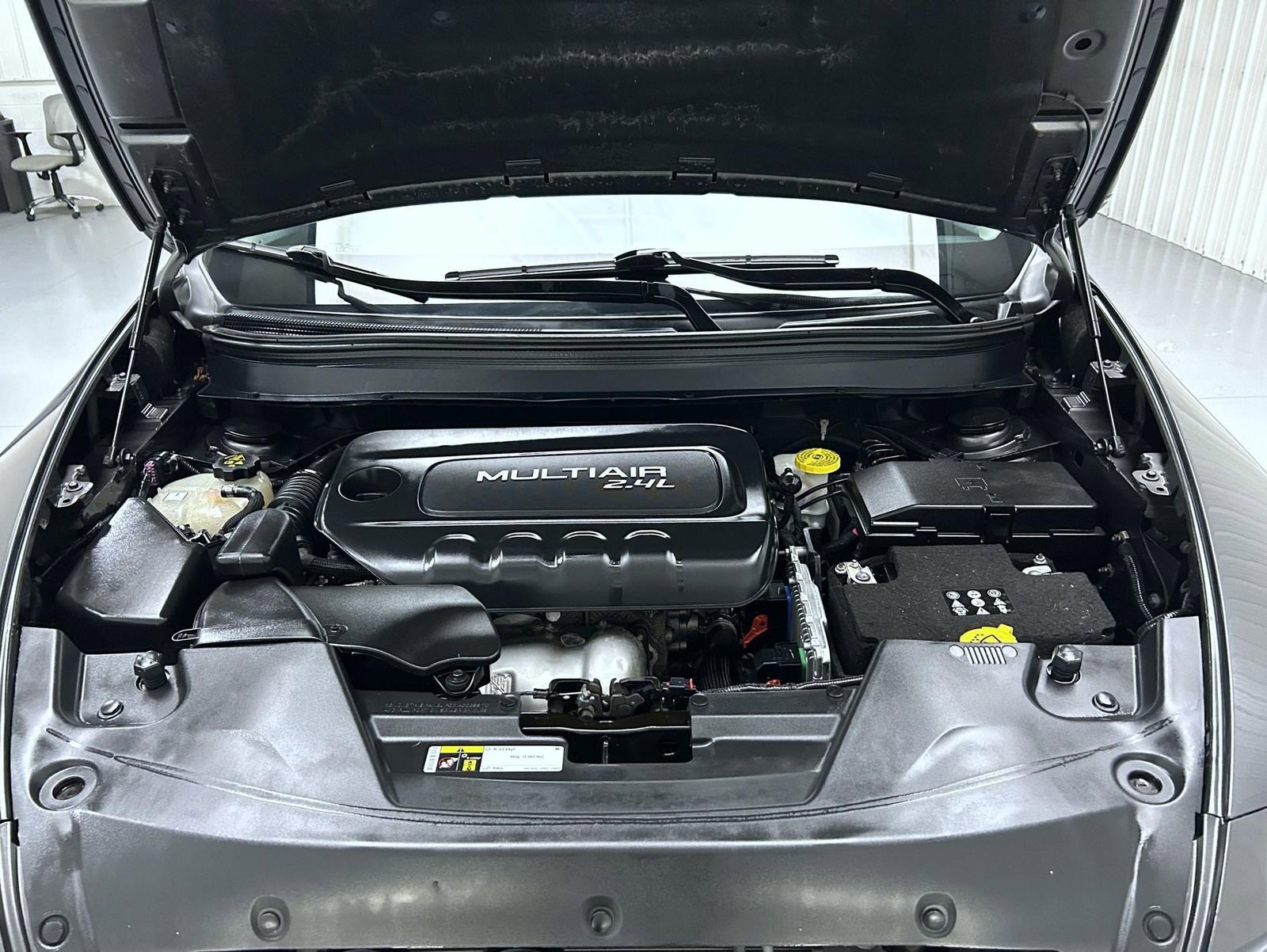 Used 2018 Jeep Cherokee Limited AWD/4WD image 24