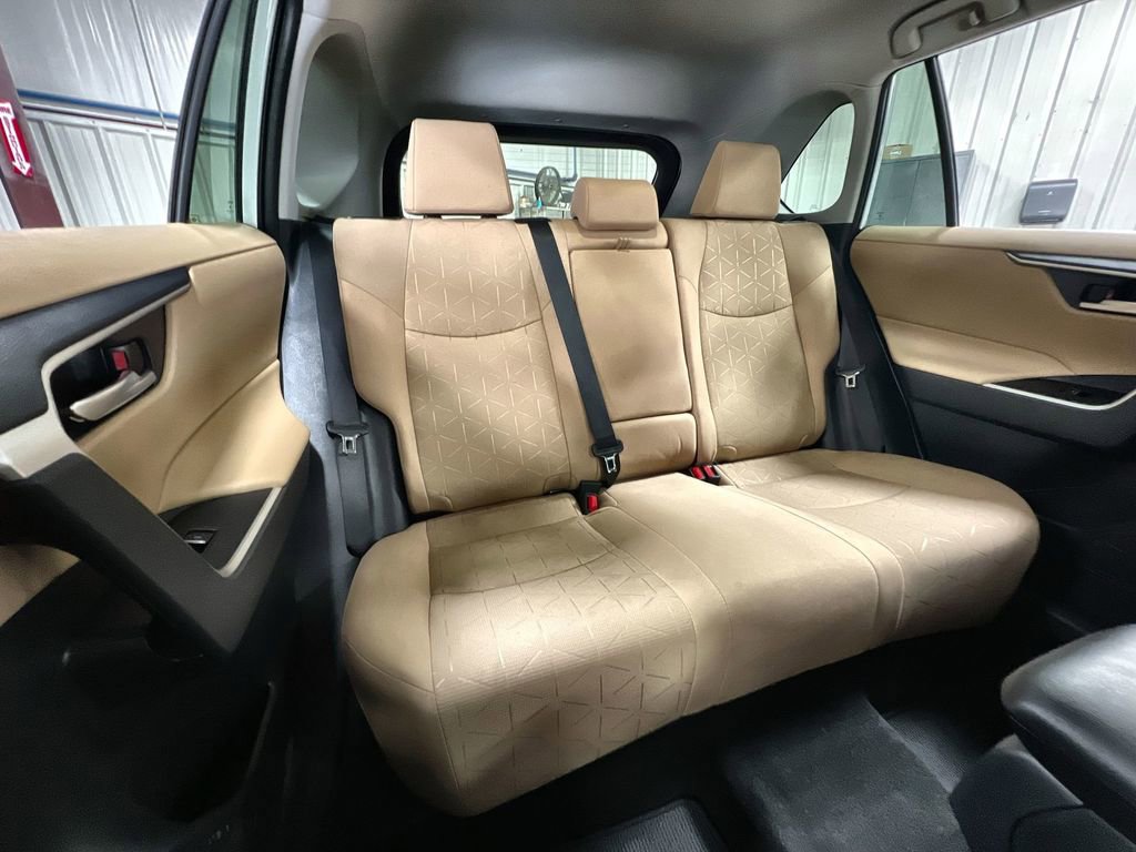 Used 2025 Toyota RAV4 XLE image 22
