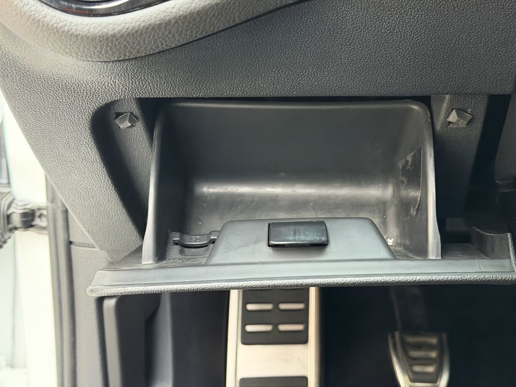 Used 2019 Volkswagen GTI SE w/ SE Experience Package image 31