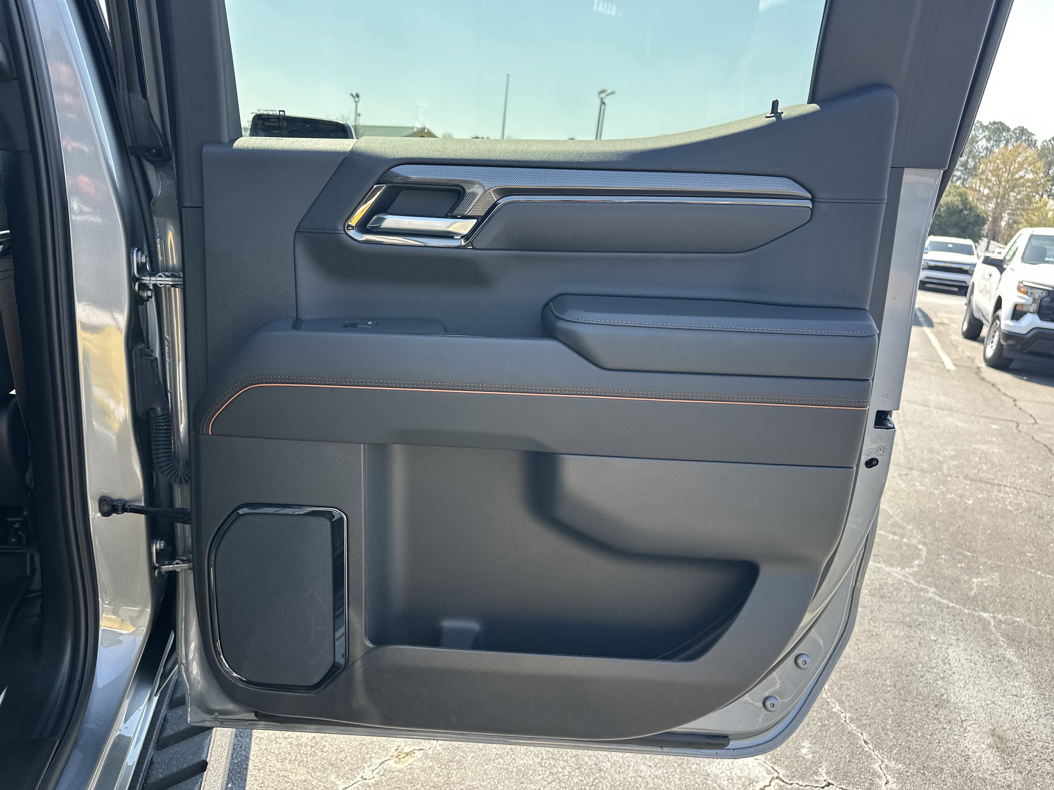 Used 2025 GMC Sierra 1500 AT4 w/ AT4 Premium Package image 17