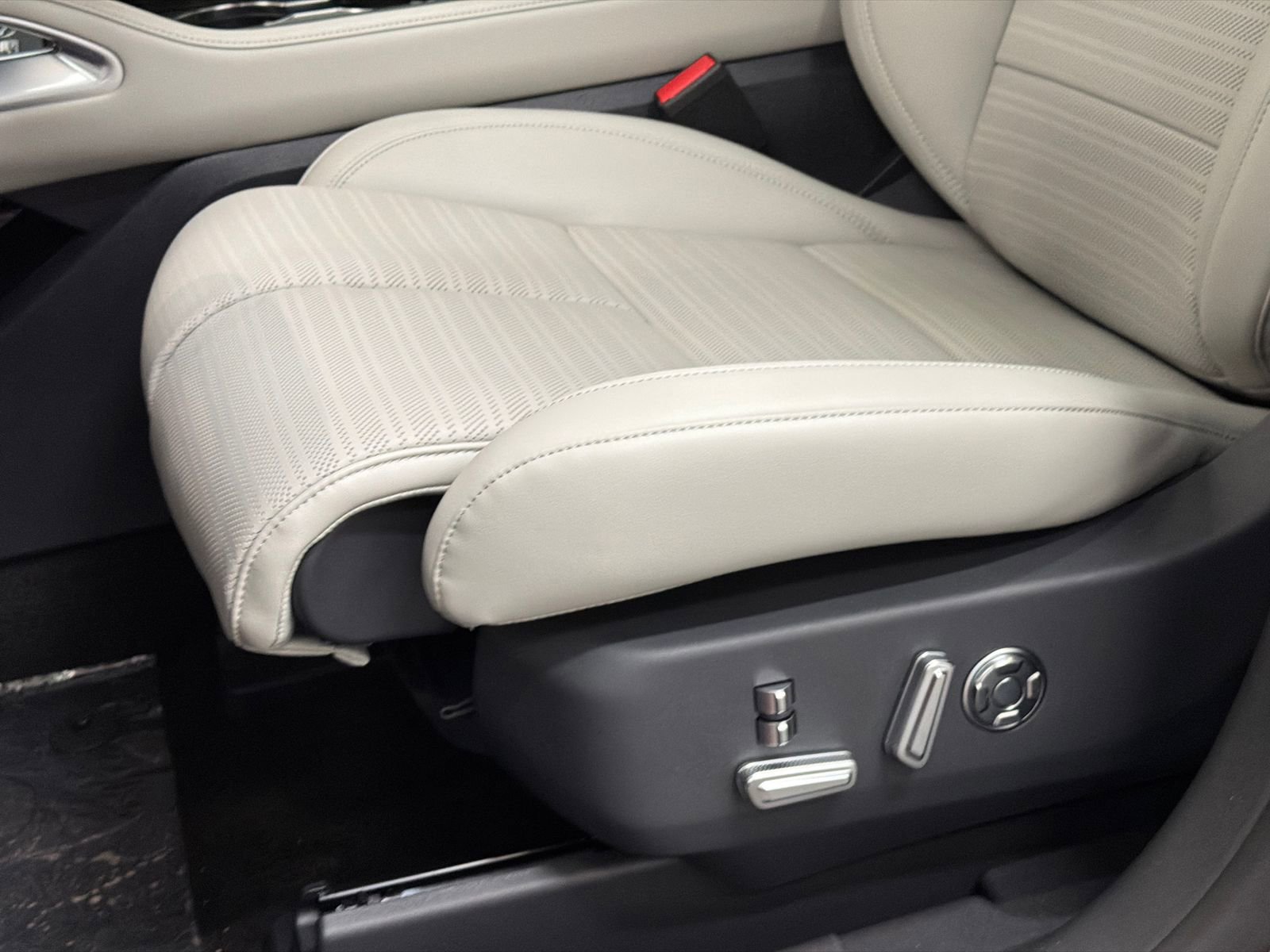 New 2026 Lincoln Nautilus Reserve AWD/4WD image 18
