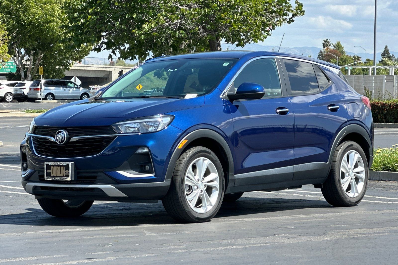 Used 2023 Buick Encore GX Preferred w/ Cold Weather Comfort Package FWD image 8