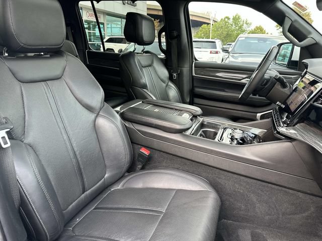 Used 2022 Jeep Wagoneer Series II w/ Convenience Group I AWD/4WD image 11