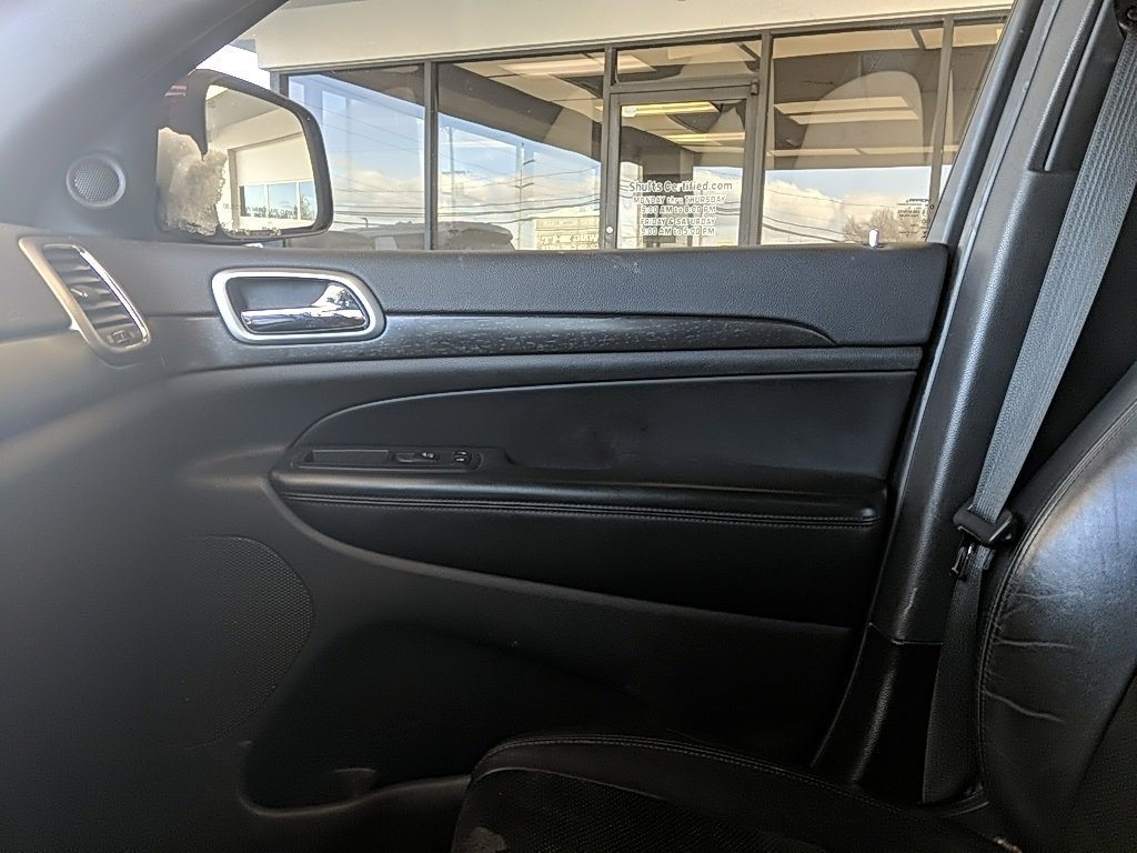 Used 2018 Jeep Grand Cherokee Laredo image 23