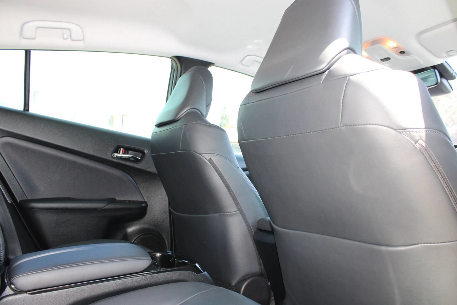Used 2018 Toyota Prius Prime Premium FWD image 12