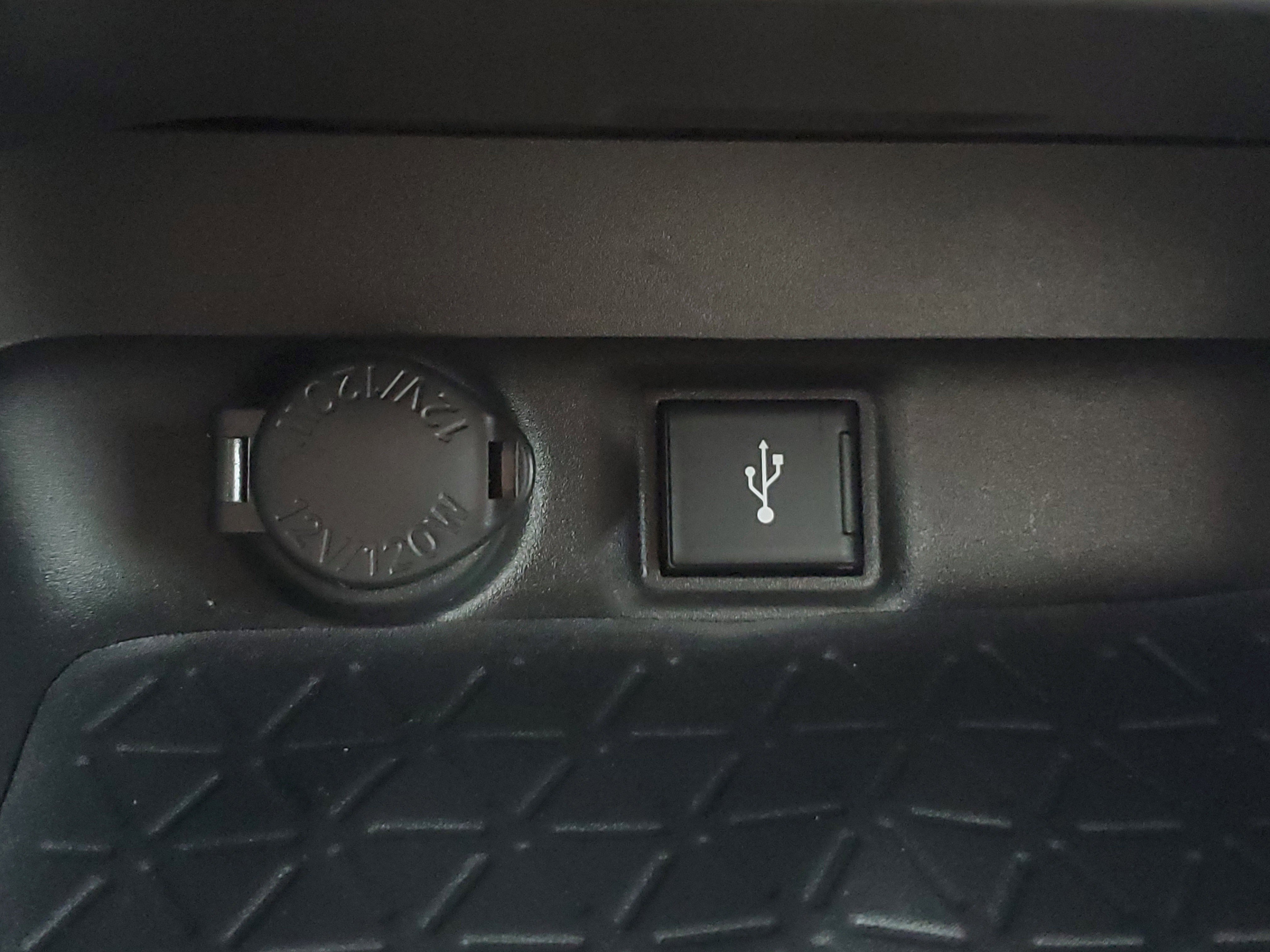 Used 2022 Toyota RAV4 XLE Premium image 28