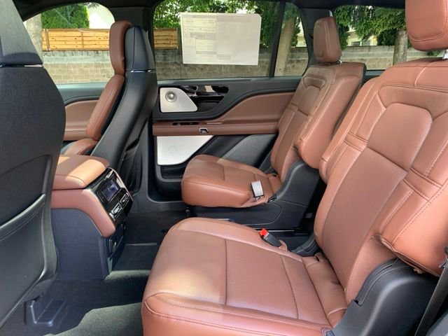 New 2026 Lincoln Aviator Reserve AWD/4WD image 16