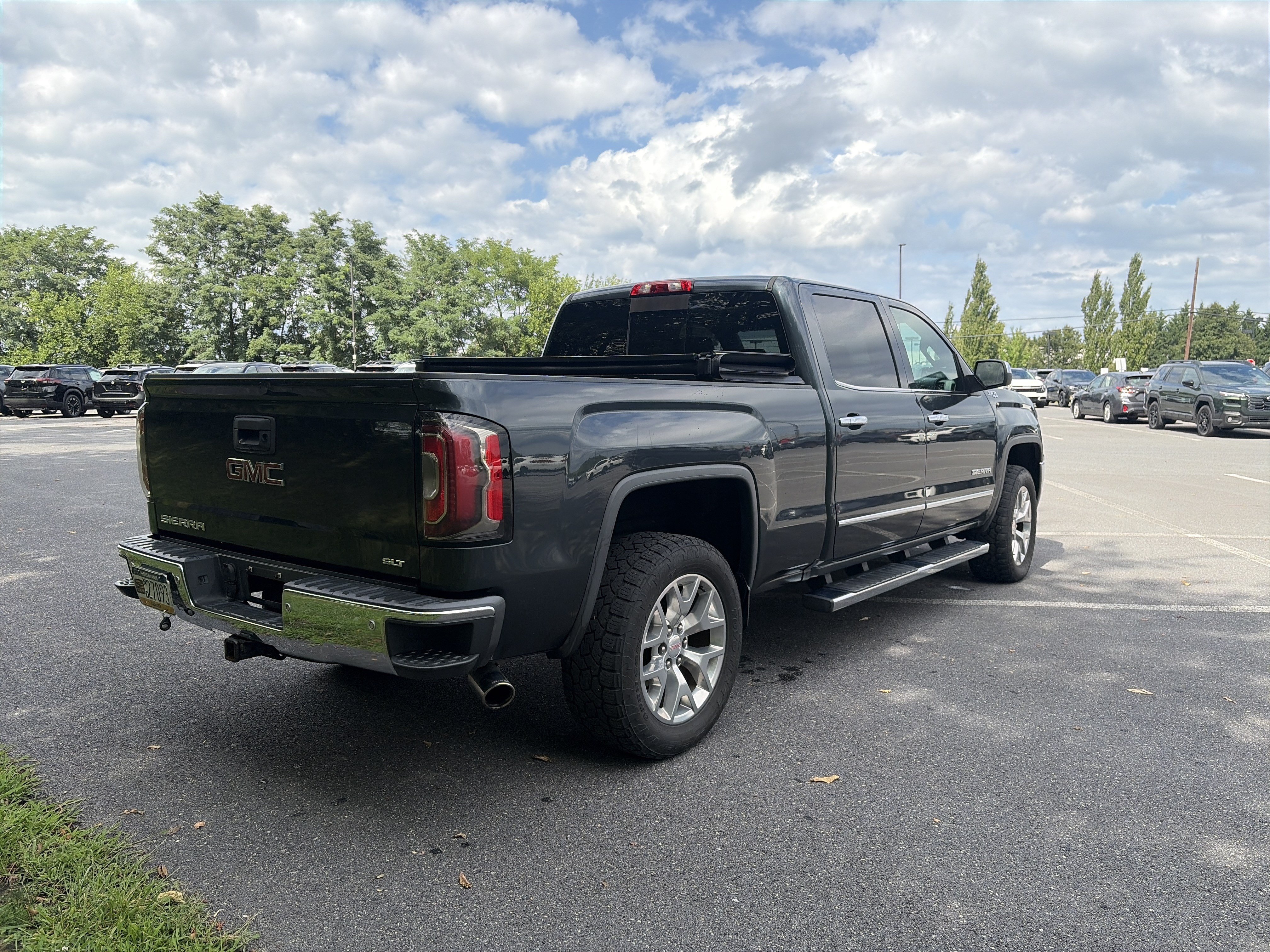 Used 2017 GMC Sierra 1500 SLT AWD/4WD image 5