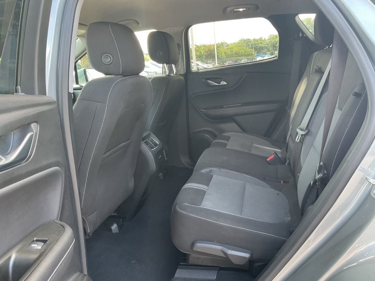 Used 2025 Chevrolet Blazer LT FWD image 12