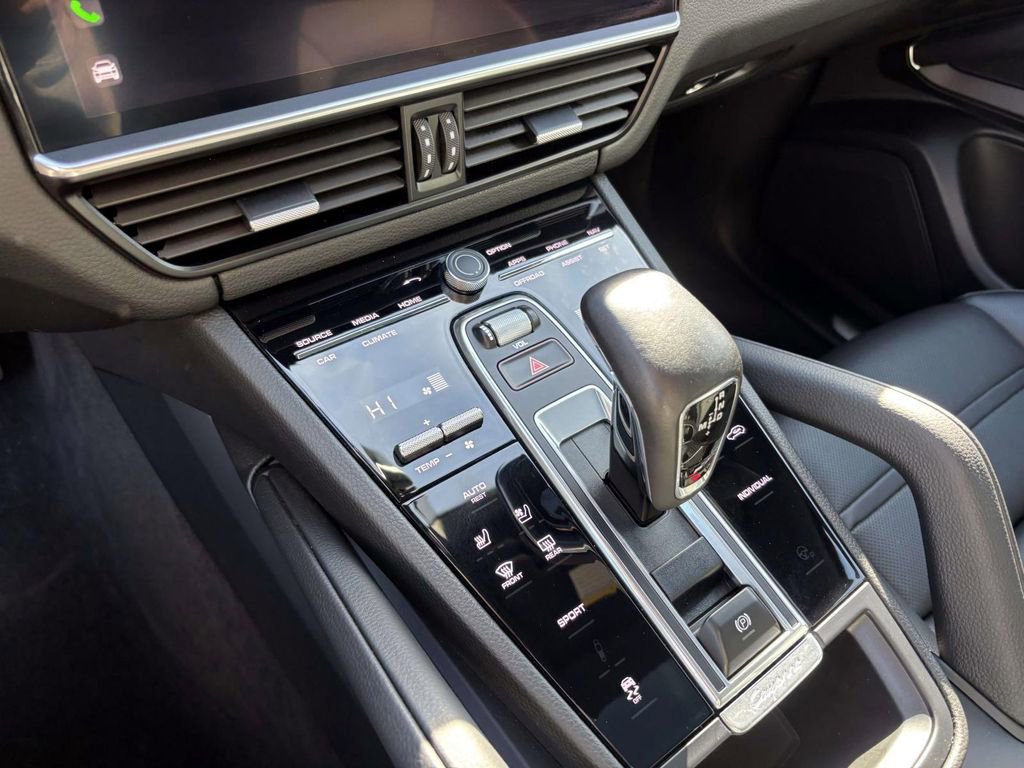 Certified 2022 Porsche Cayenne image 32