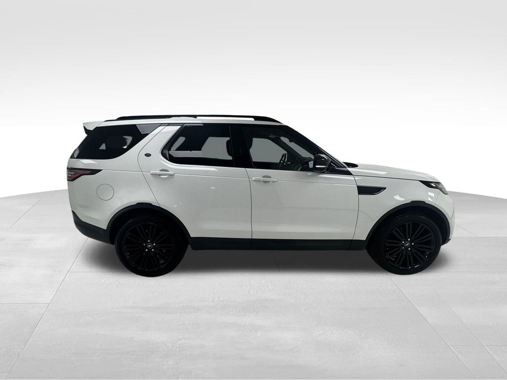 Used 2017 Land Rover Discovery HSE image 8