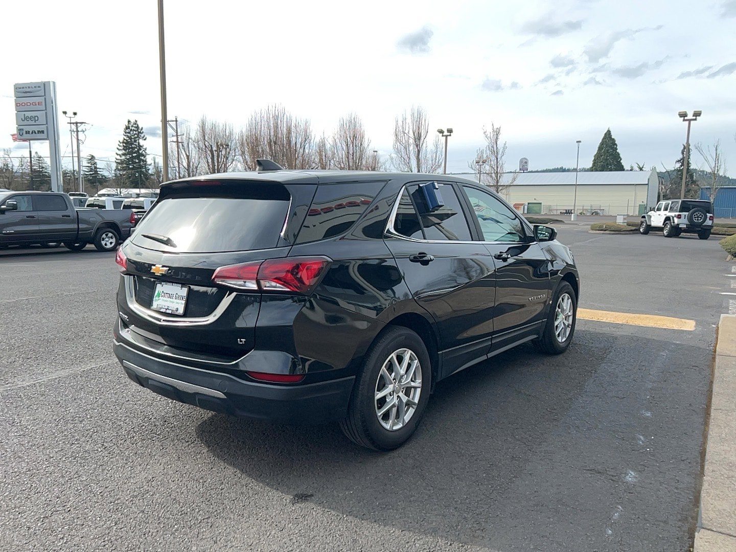 Used 2023 Chevrolet Equinox LT FWD image 4