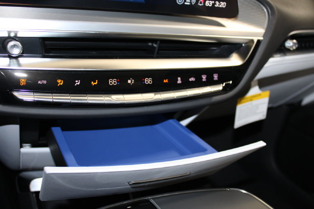 New 2027 Cadillac Lyriq Luxury AWD/4WD image 17
