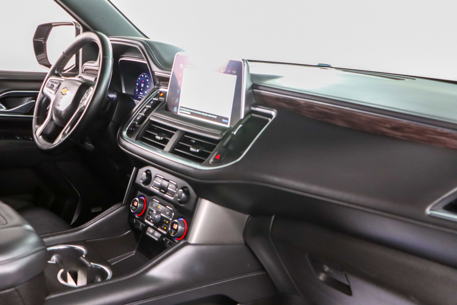 Used 2023 Chevrolet Suburban LT image 29