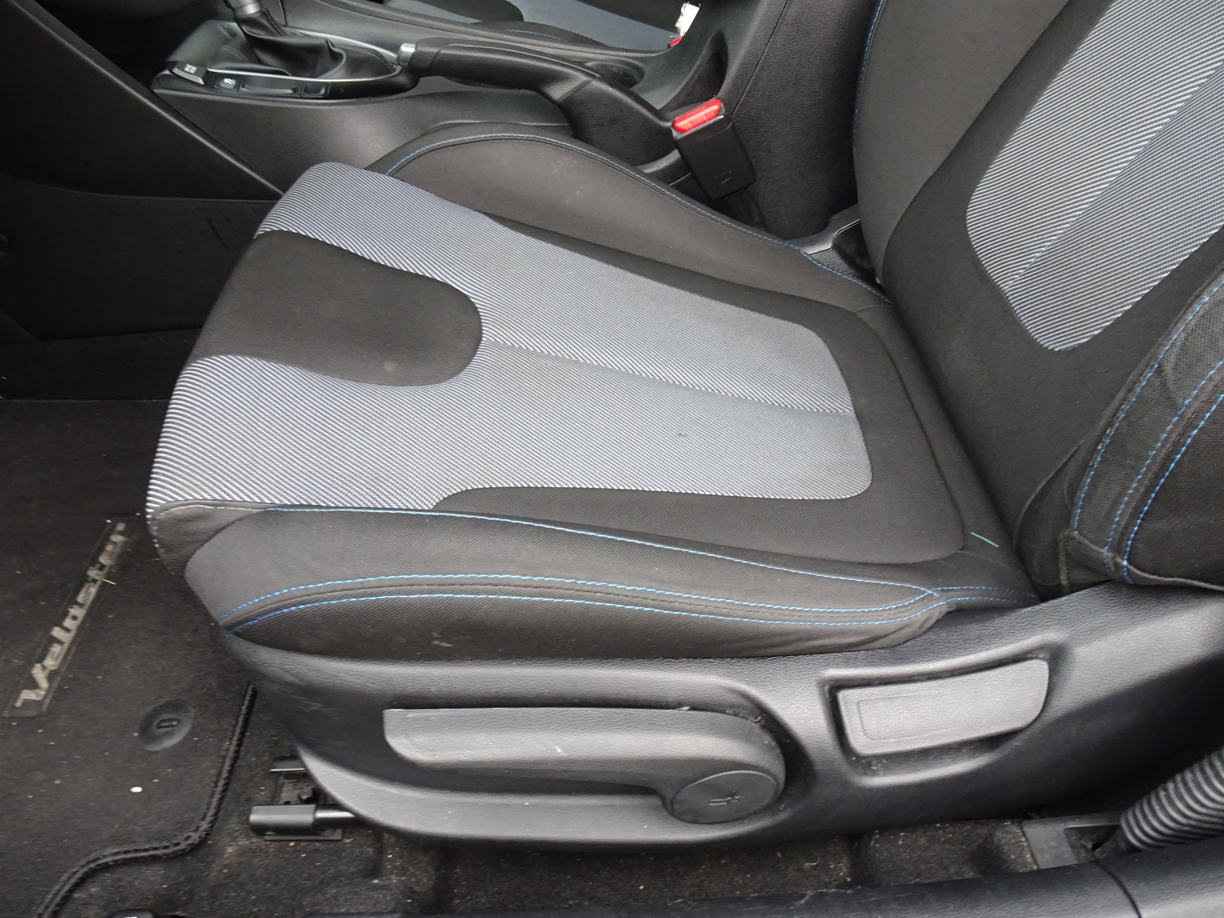 Used 2019 Hyundai Veloster 2.0 image 11