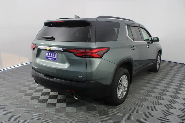 Used 2023 Chevrolet Traverse LT w/ Rear Camera Mirror Package image 27