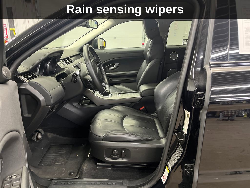 Used 2019 Land Rover Range Rover Evoque SE image 12