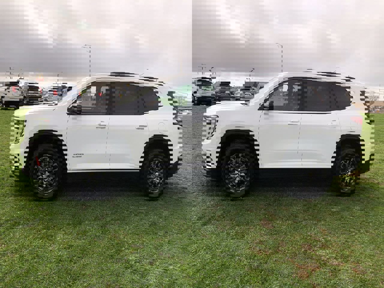 Used 2025 GMC Acadia Elevation image 3