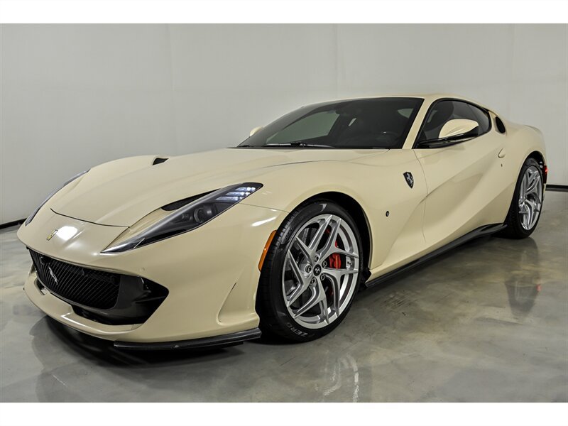 Used 2019 Ferrari 812 Superfast RWD image 5