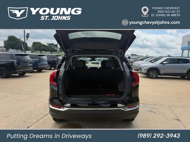 Used 2024 GMC Terrain SLT w/ LPO, Floor Liner Package AWD/4WD image 38