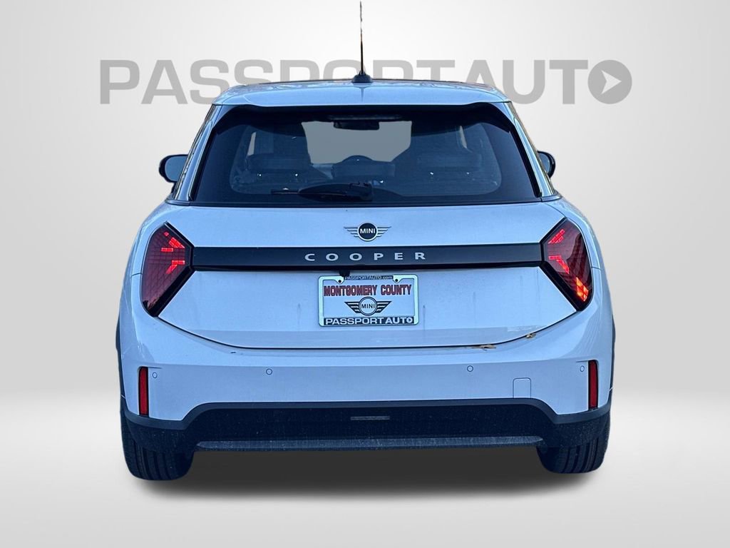 Used 2026 MINI Cooper 4-Door Hardtop image 3