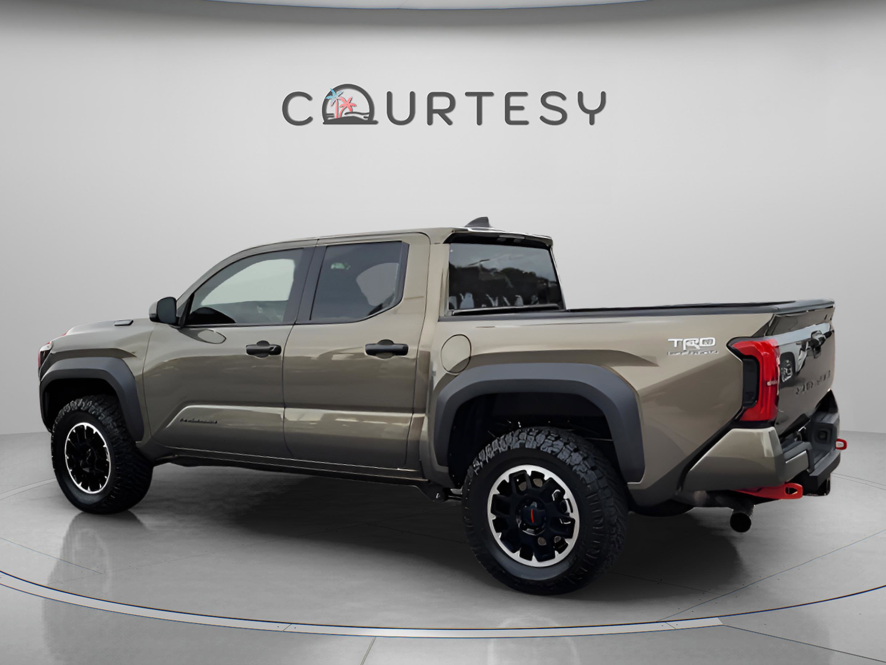 Certified 2025 Toyota Tacoma TRD Off-Road image 3