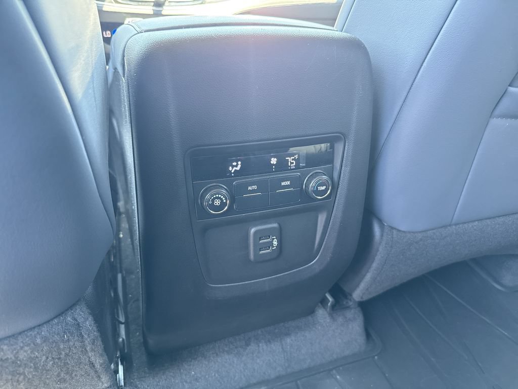 Used 2019 Buick Enclave Essence FWD image 25